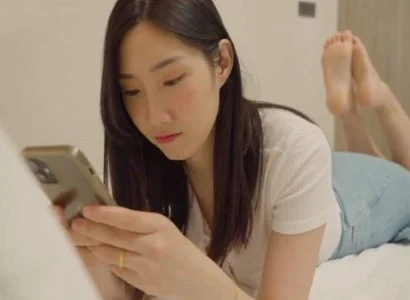 Bị chồng cắm sừng, vợ lén đụ với anh shipper