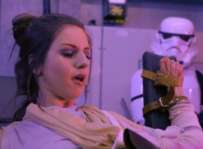 Cuộc chiến giữa các vì sao (Star Wars Sex) sướng điếng