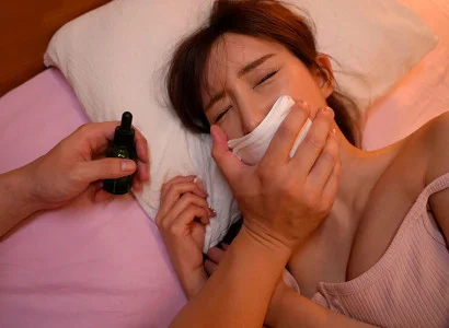 Dùng thuốc mê để đụ cô em họ ngon mắt