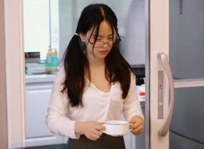 Về quê ăn tết con gái bị bố dượng thịt